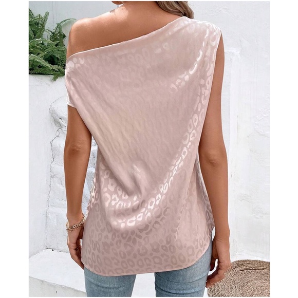 Leopard Print Satin One Shoulder Loose Fit Top - Picture 5 of 5